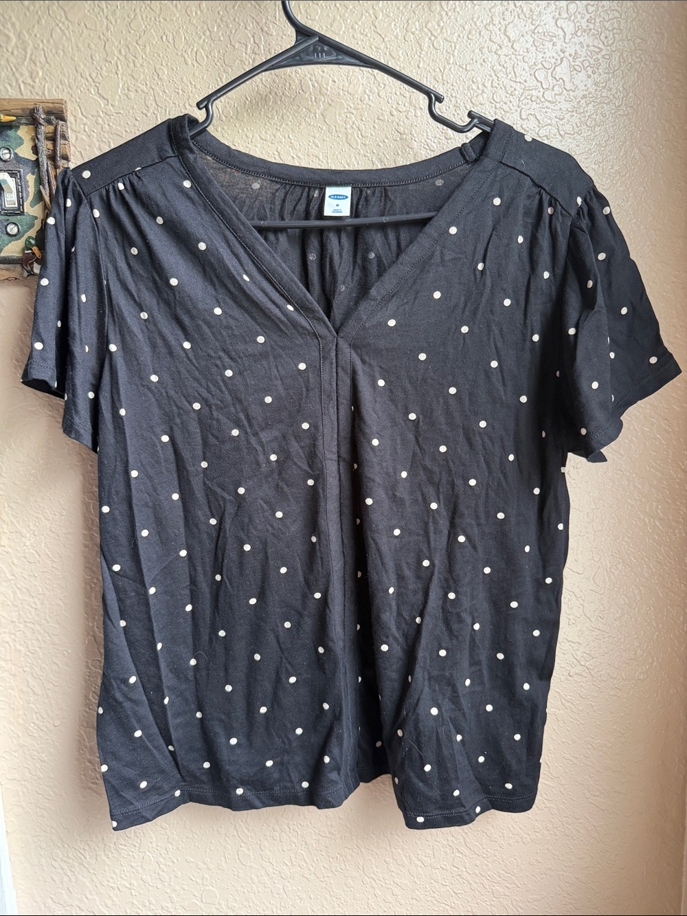 Old Navy Polka Dot V‑Neck Short Sleeve Top - Black
